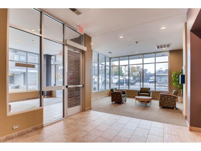 7600 Lyndale Ave S, Unit 226 in Minneapolis, MN - Building Photo - Building Photo