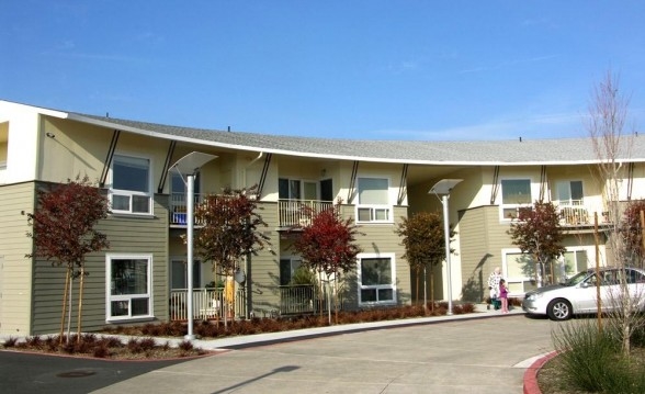 Madison Place Apartments in Bakersfield, CA - Building Photo