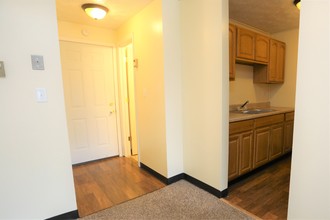 Turnberry Apartments in Youngstown, OH - Building Photo - Interior Photo