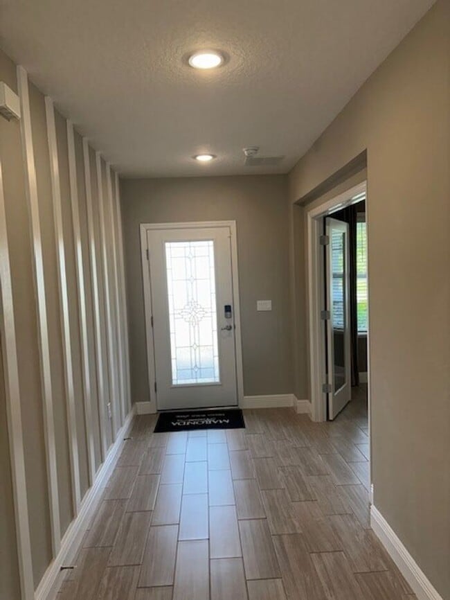 2211 Elegant Mnr Cir in Edgewater, FL - Building Photo - Building Photo