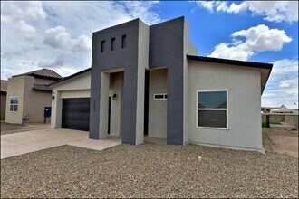 12049 Hidden Gdns in Socorro, TX - Building Photo - Building Photo