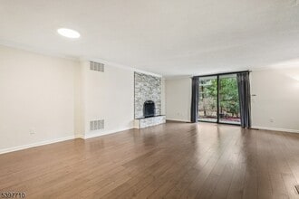 1 Dorado Dr in Morristown, NJ - Building Photo - Building Photo