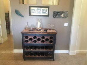 1098 Columbus Way in Lemoore, CA - Foto de edificio - Building Photo