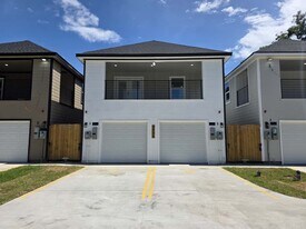 8406 De Priest St in Houston, TX - Building Photo