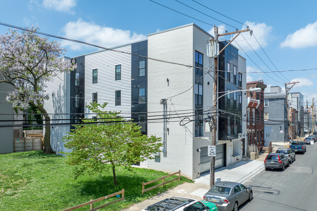 Viney House at Chelsey Commons in Philadelphia, PA - Building Photo