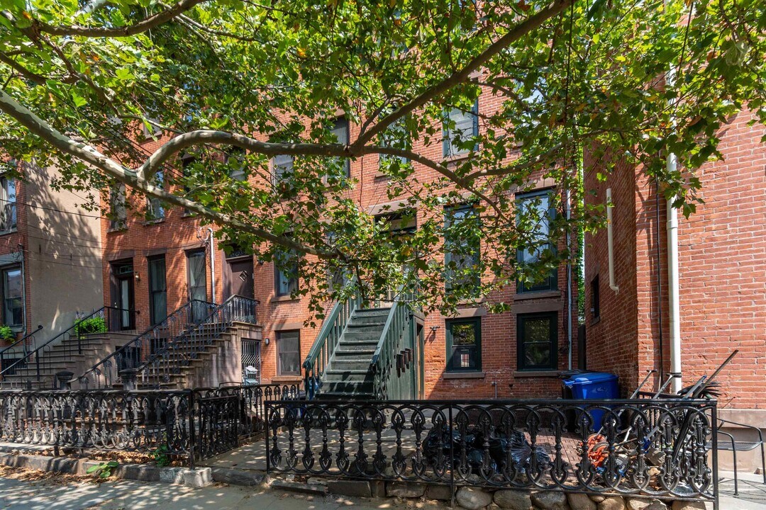 292 Pavonia Ave in Jersey City, NJ - Building Photo