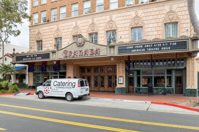 1216 State St in Santa Barbara, CA - Foto de edificio - Building Photo