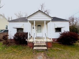 3806 Wooddale Ln in Greensboro, NC - Building Photo