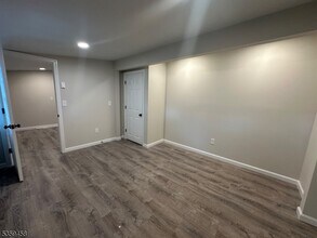 12 Apple Trail in Jefferson, NJ - Building Photo - Building Photo