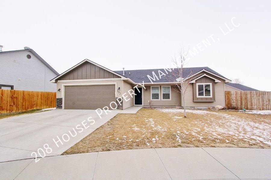 302 Rio Grande Ct in Homedale, ID - Building Photo