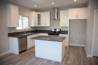 6708 Morella Ave in Los Angeles, CA - Building Photo - Building Photo