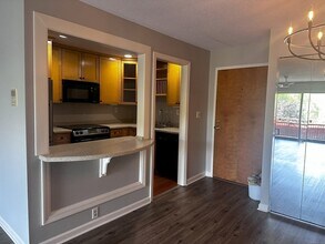 64 Oxbow Dr, Unit APT C4 in Glastonbury, CT - Foto de edificio - Building Photo