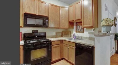 2667 Sheffield Hill Way in Leesylvania, VA - Building Photo - Building Photo