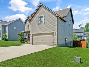 543 Woodtrace Dr in Clarksville, TN - Building Photo - Building Photo