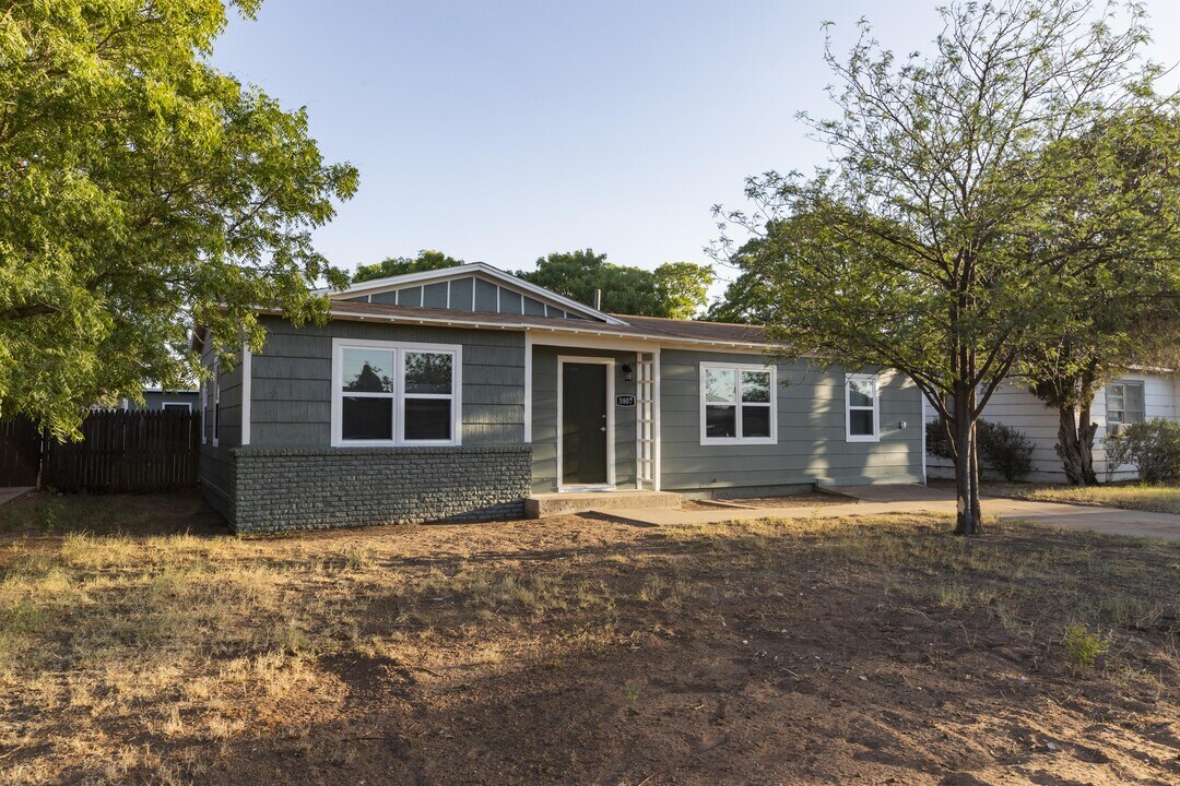 3807 Gaston Dr in Midland, TX - Building Photo