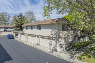 6800 Jarvis Ave in Newark, CA - Foto de edificio - Building Photo