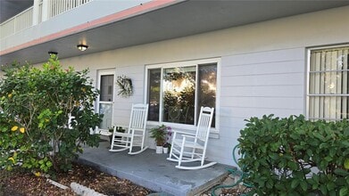 2100 World Pkwy Blvd in Clearwater, FL - Building Photo - Building Photo