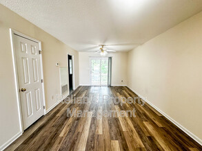 379 S Moore St in Clayton, NC - Building Photo - Building Photo
