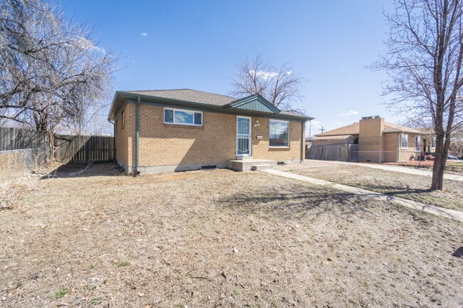 7028 Lipan St in Denver, CO - Building Photo - Building Photo