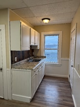 341 Lakeview Ave in Lowell, MA - Building Photo - Building Photo