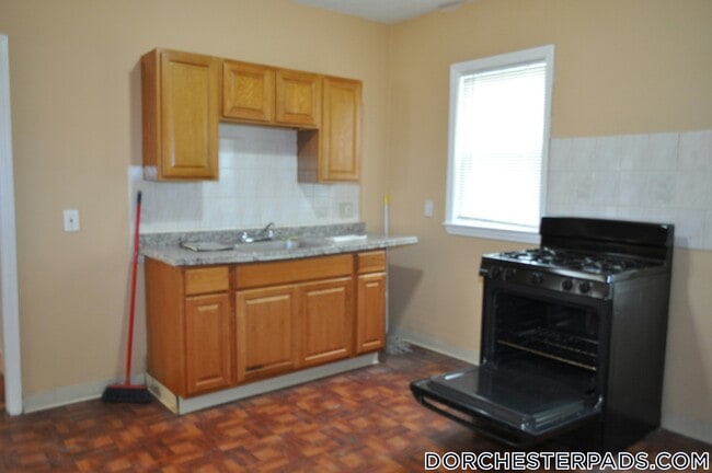 105 Draper St, Unit 2