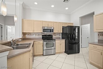 1072 Port Orange Way in Naples, FL - Building Photo - Building Photo