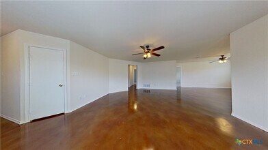 126 Sylvan St in Hutto, TX - Building Photo - Building Photo