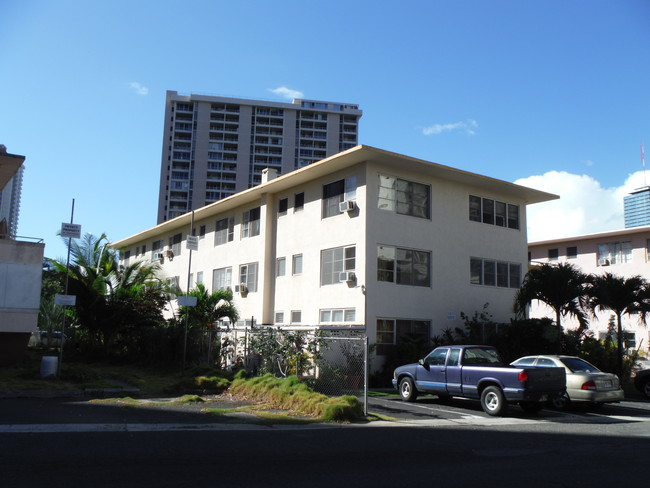 1621 Ala Wai Blvd in Honolulu, HI - Foto de edificio - Building Photo