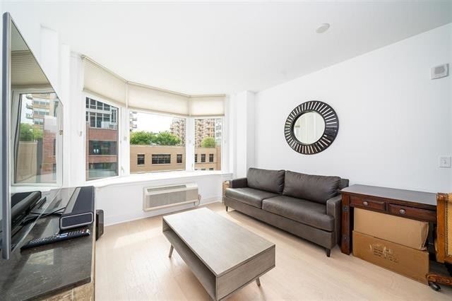 property at 1400 Hudson St