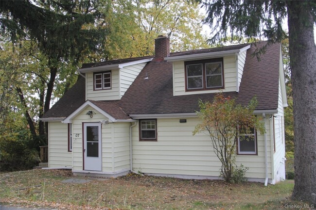 property at 7 Sunset Ave