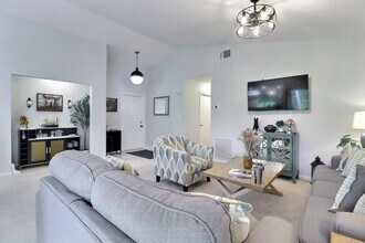 2514 Bedford Mews Dr in Wellington, FL - Building Photo - Building Photo