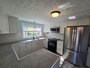 219 E Clinton St in Autryville, NC - Building Photo - Building Photo