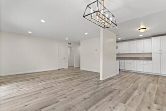 27508 Vilna Ave in Santa Clarita, CA - Building Photo - Building Photo