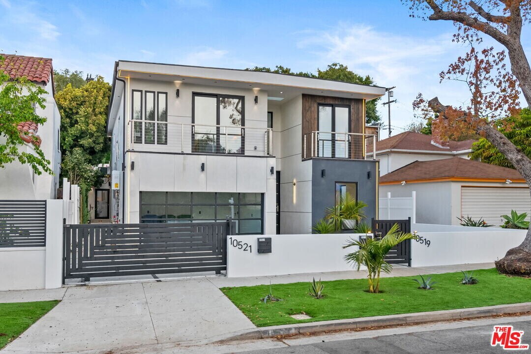 10519 Louisiana Ave in Los Angeles, CA - Building Photo