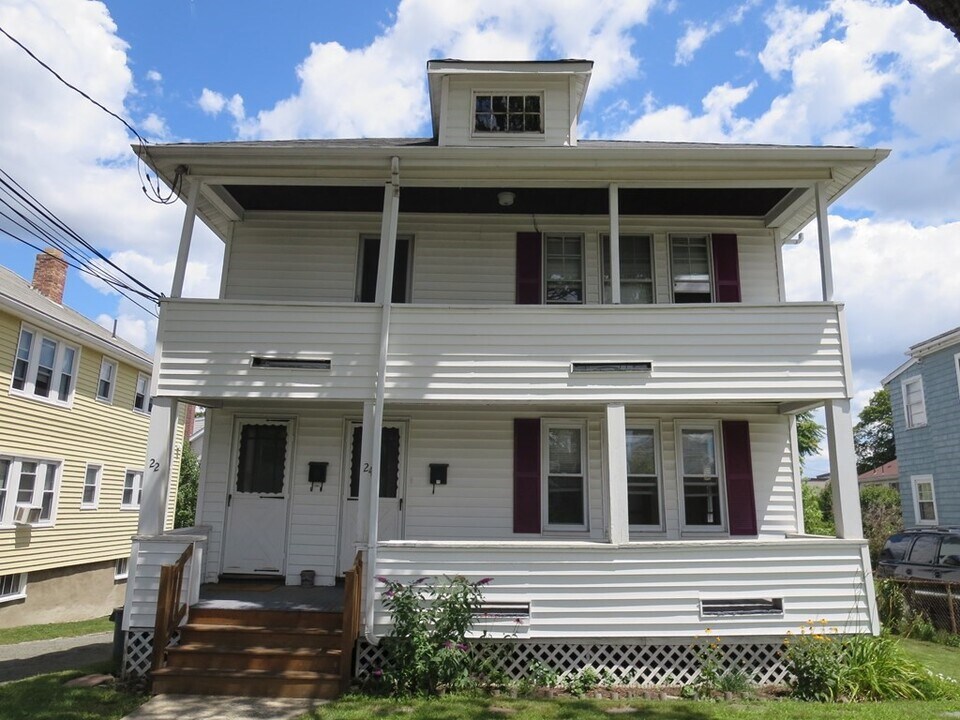 24 Colonial Ave in Newton, MA - Building Photo