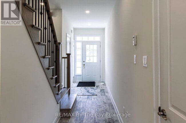 18 Little River Xing in Wasaga Beach, ON - Building Photo - Building Photo