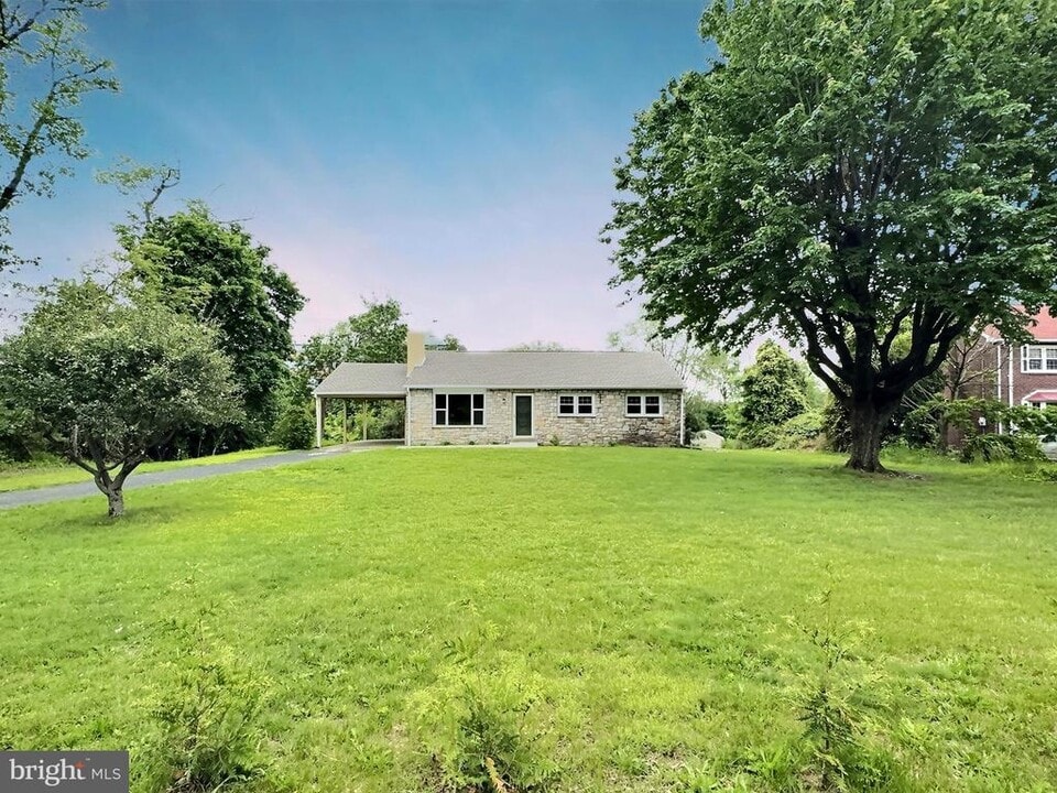 2920 Walton Rd in Plymouth Meeting, PA - Building Photo