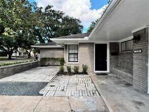 5139 Indigo St in Houston, TX - Foto de edificio - Building Photo