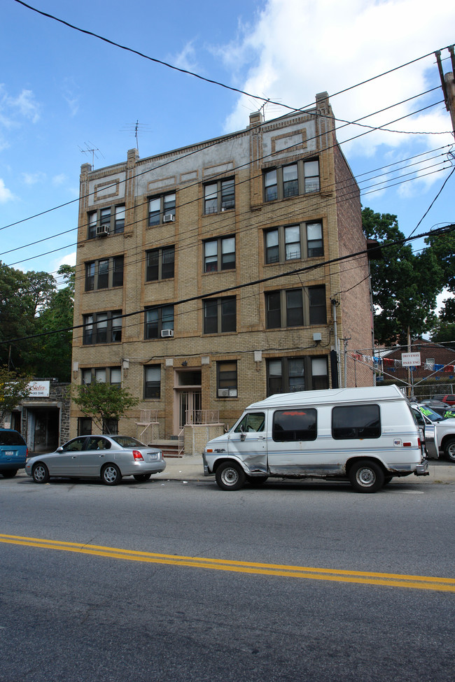 280 Mclean Ave in Yonkers, NY - Building Photo - Building Photo