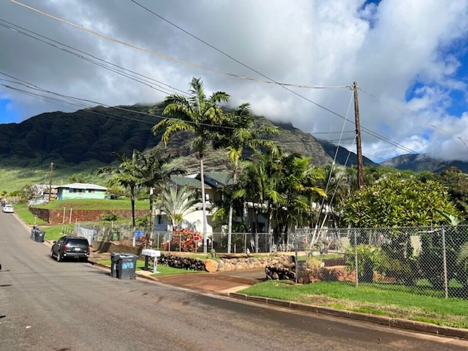 85-869-869 Piliuka Pl in Waianae, HI - Building Photo