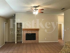 1371 Gainsborough Way in Fort Worth, TX - Building Photo - Building Photo