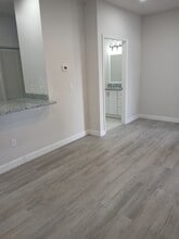 2402 E Dr Martin Luther King Jr Blvd, Unit 1 in Tampa, FL - Building Photo - Building Photo