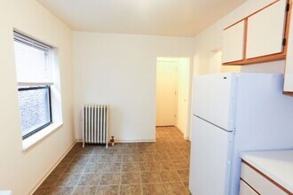 5746 N Winthrop Ave, Unit 403 in Chicago, IL - Foto de edificio - Building Photo