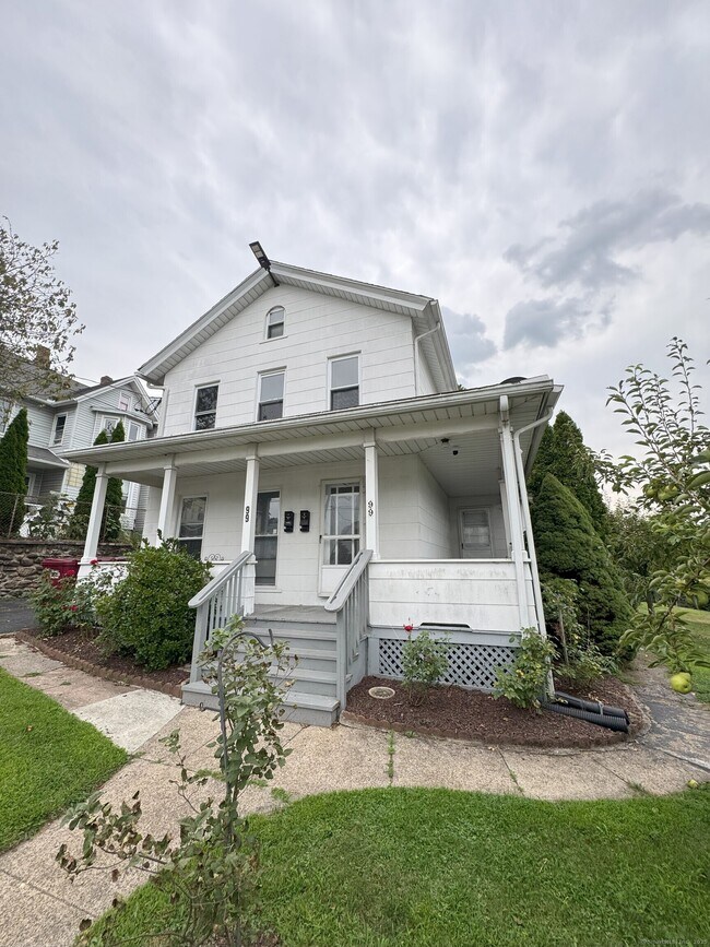 99 Oak St in Naugatuck, CT - Building Photo - Building Photo