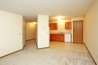 Dennis Park Apartments in Indianola, IA - Foto de edificio - Interior Photo