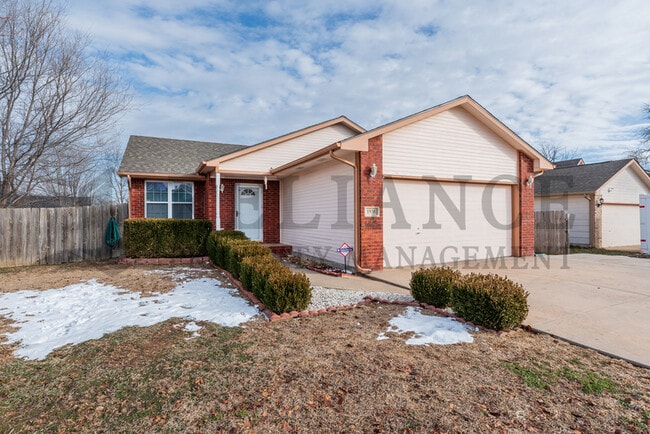 1938 S Chateau St in Wichita, KS - Building Photo - Building Photo