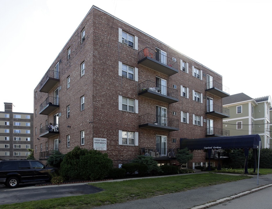 310 Copeland St in Quincy, MA - Foto de edificio