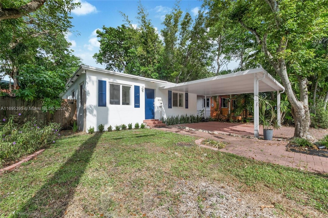 3585 Franklin Ave in Miami, FL - Building Photo