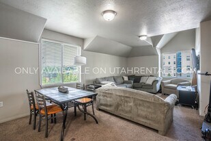 892 E 700 N in Provo, UT - Building Photo
