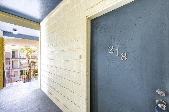 4001 E NASA Pkwy in El Lago, TX - Building Photo - Building Photo